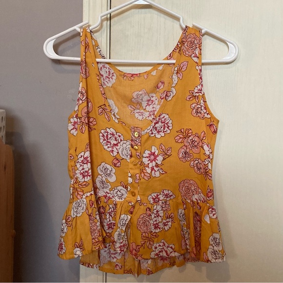 Yellow floral tanktop size small - Picture 4 of 7